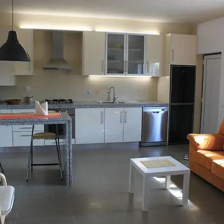 Casa vacanze Charming House In With Fireplace *
