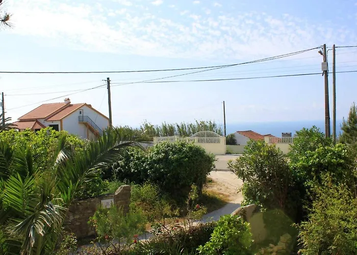 Charming House In With Fireplace 나자레