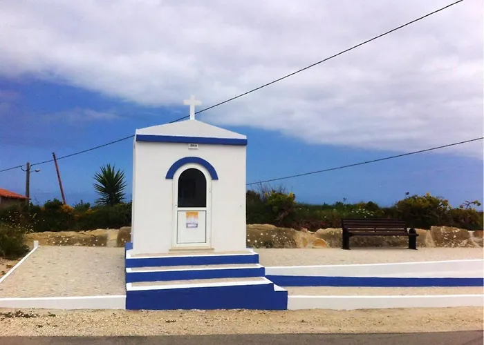 Charming House In With Fireplace * 나자레