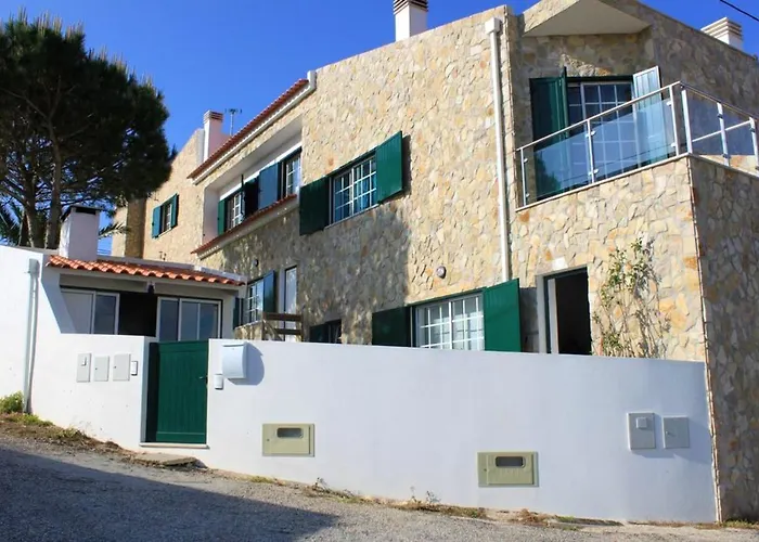 Charming House In With Fireplace 나자레