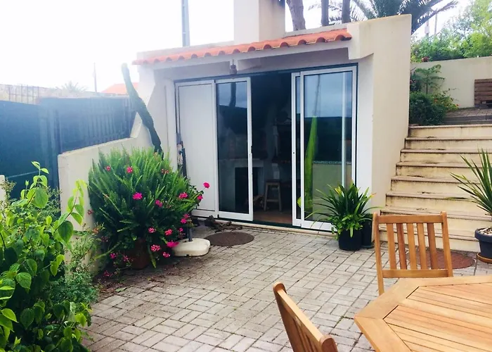 Charming House In With Fireplace * 나자레